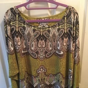 Silky peridot paisley tunic.